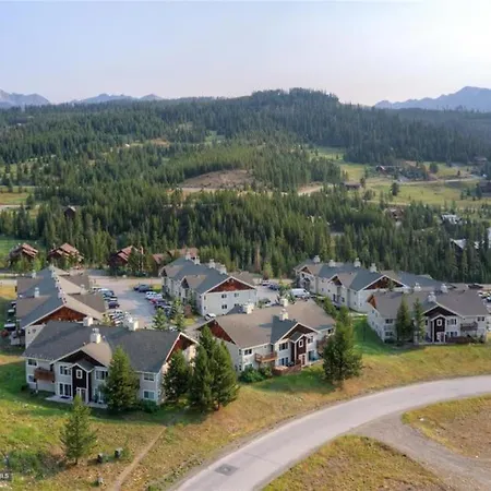 Rustic 2 Bedroom Mountain View-Walk To Resort